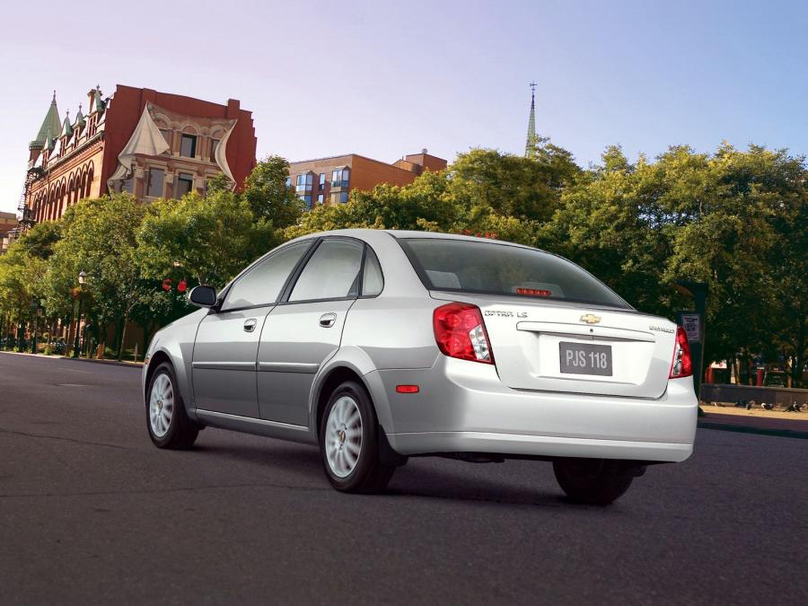 Chevrolet Optra Sedan 2004 года  (CA) (фото 8 из 12)